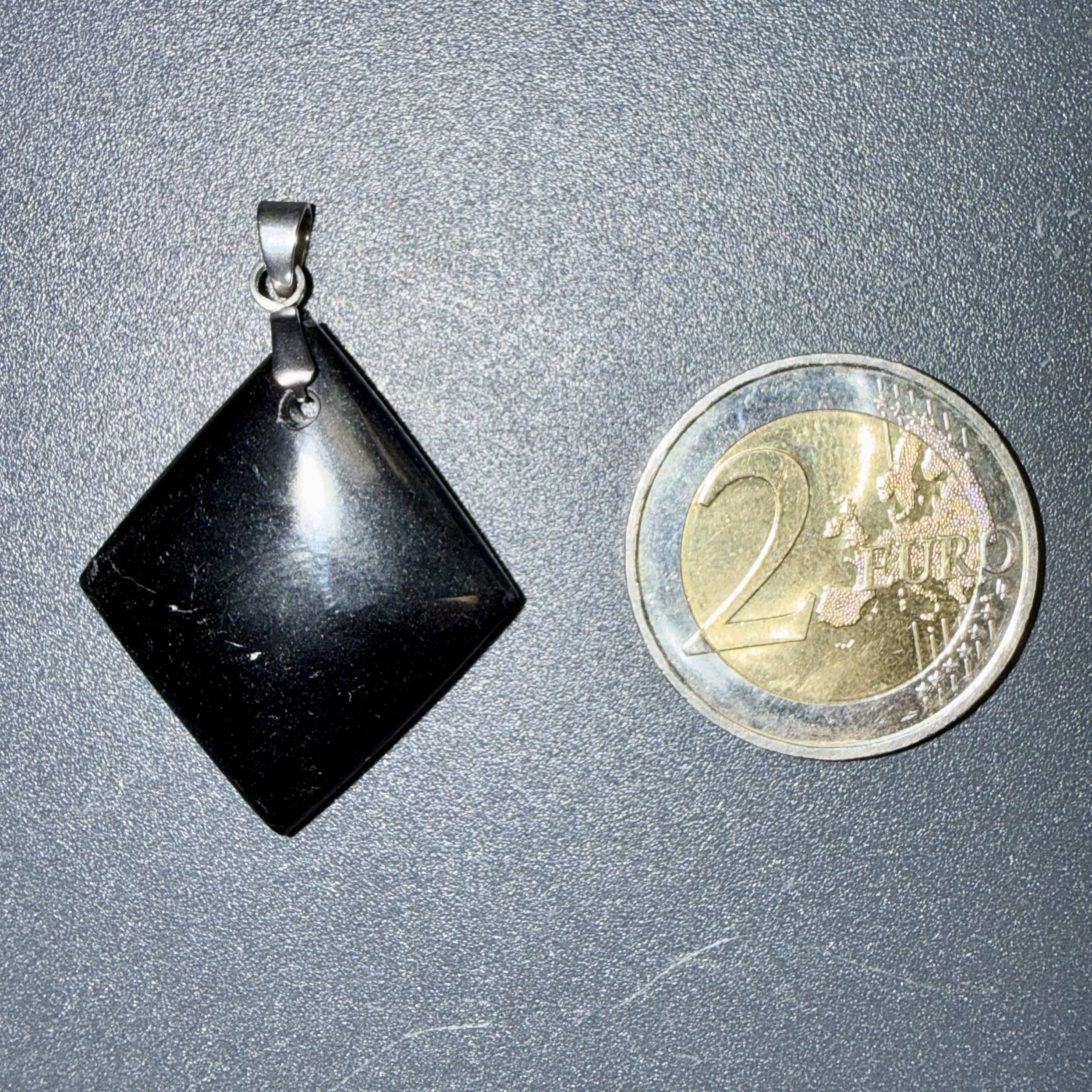 Pendentif poli en Tourmaline noire – protection & ancrage – Image 2