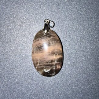 Pendentif poli en Pierre de lune noire – protection & ancrage