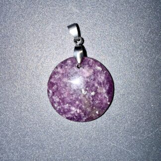 Pendentif poli en Lépidolite – paix intérieur & anxiété