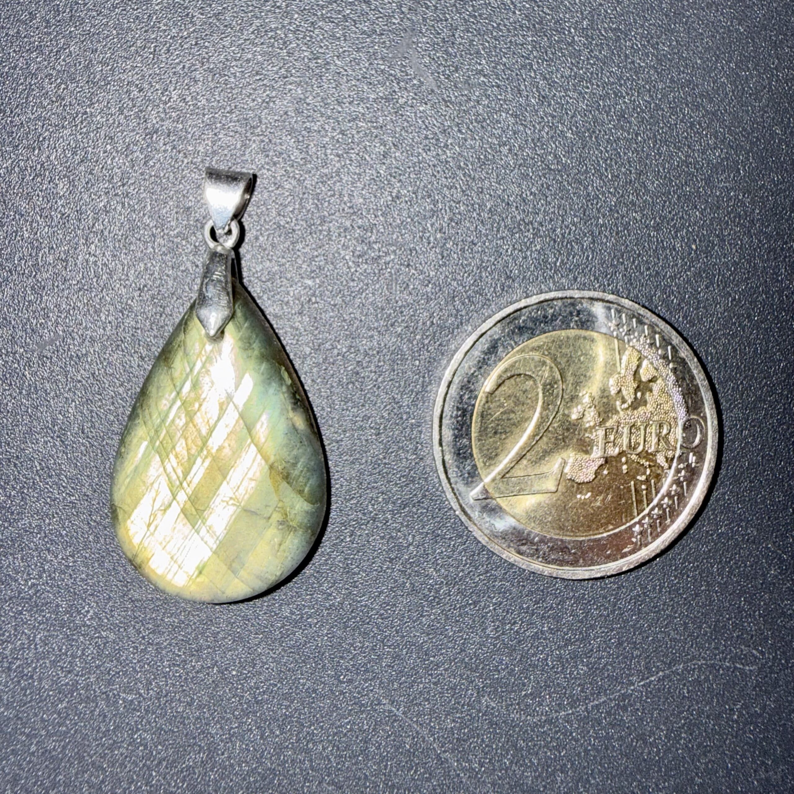 Pendentif poli en Labradorite – harmonisation & protection – Image 2