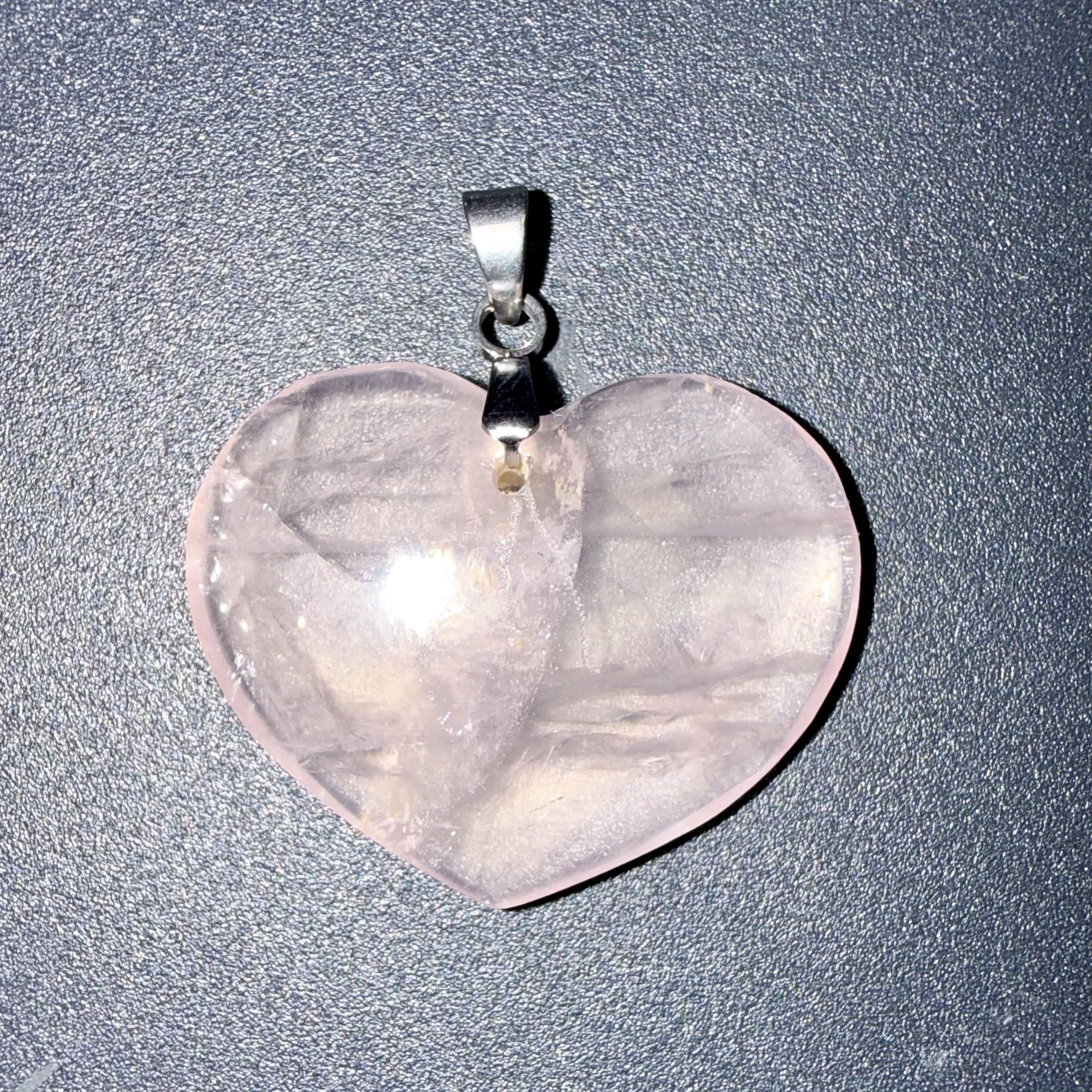 Pendentif poli en Quartz rose – amour & confiance