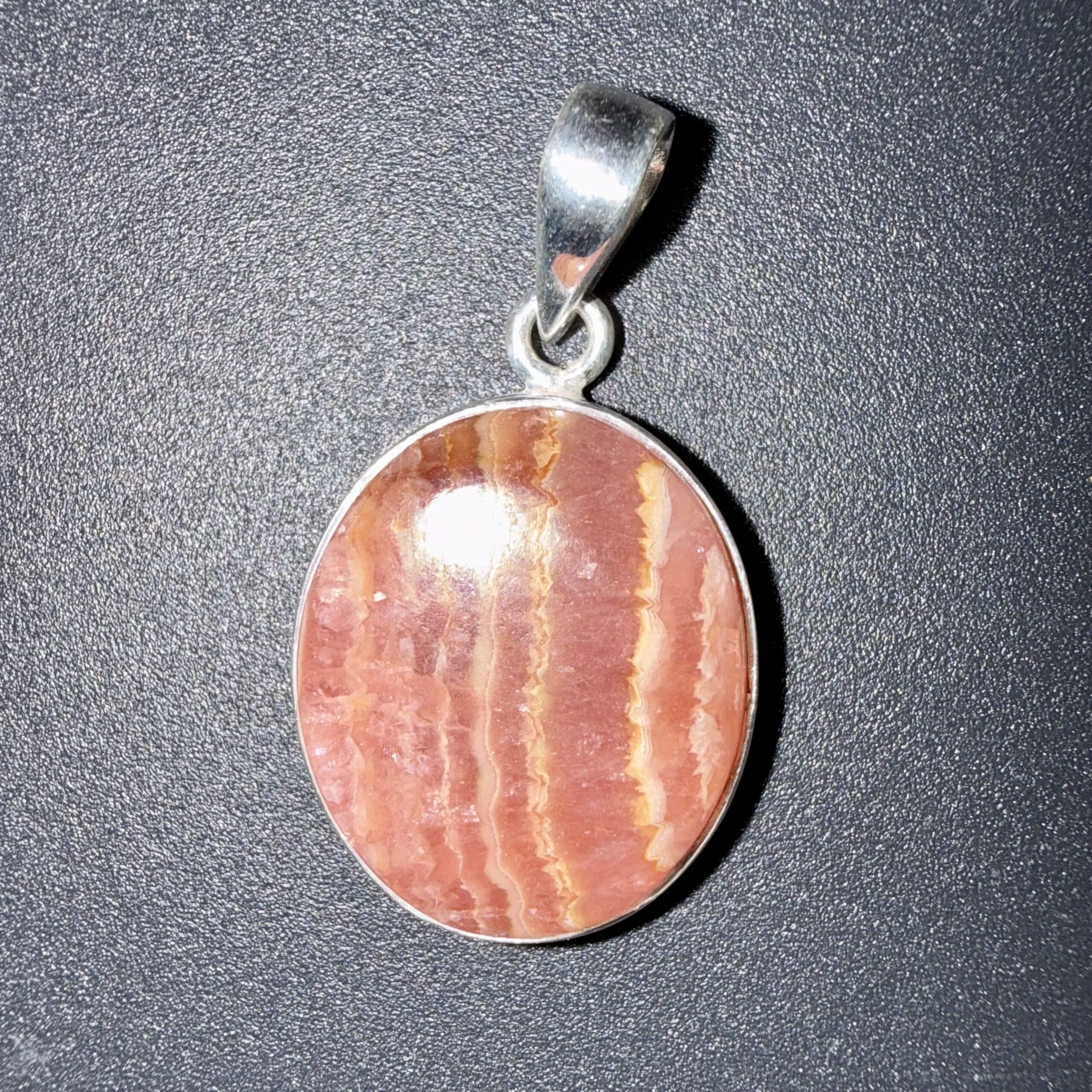 Pendentif en Rhodochrosite serti argent 925 – renouveau & paix intérieur