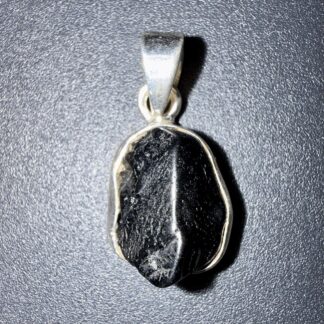Pendentif en Spinelle noire serti argent 925 – purifie l'aura & protection