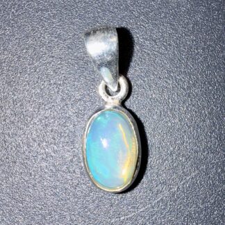 Pendentif en Opale serti argent 925 – sérénité & créativité