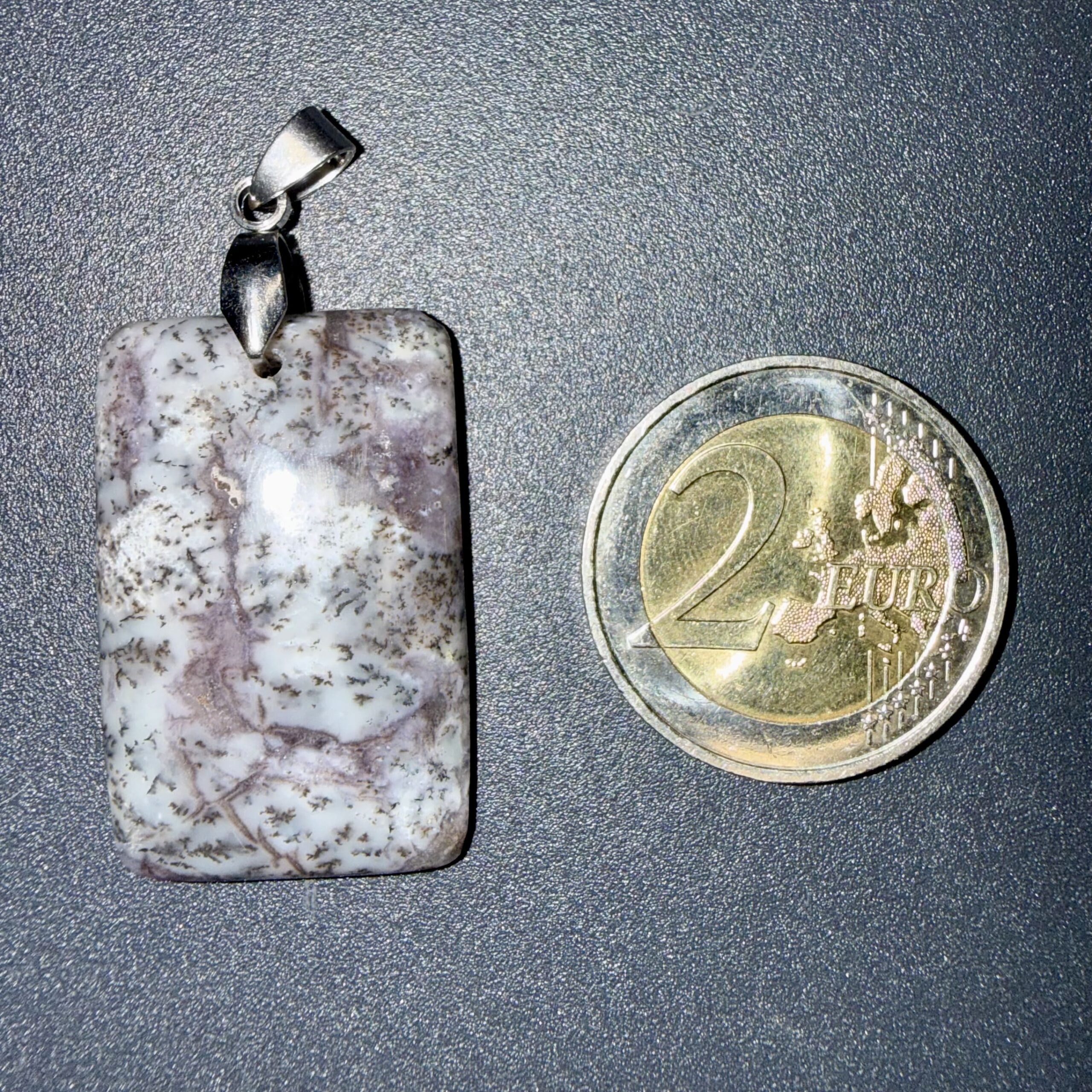 Pendentif poli en Merlinite – équilibre & intuition – Image 2