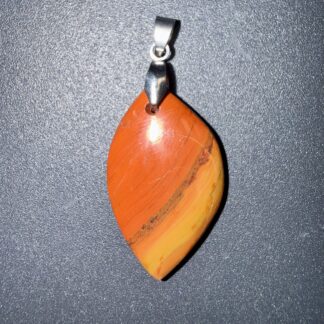 Pendentif poli en Jaspe mokaïte – confiance & vitalité