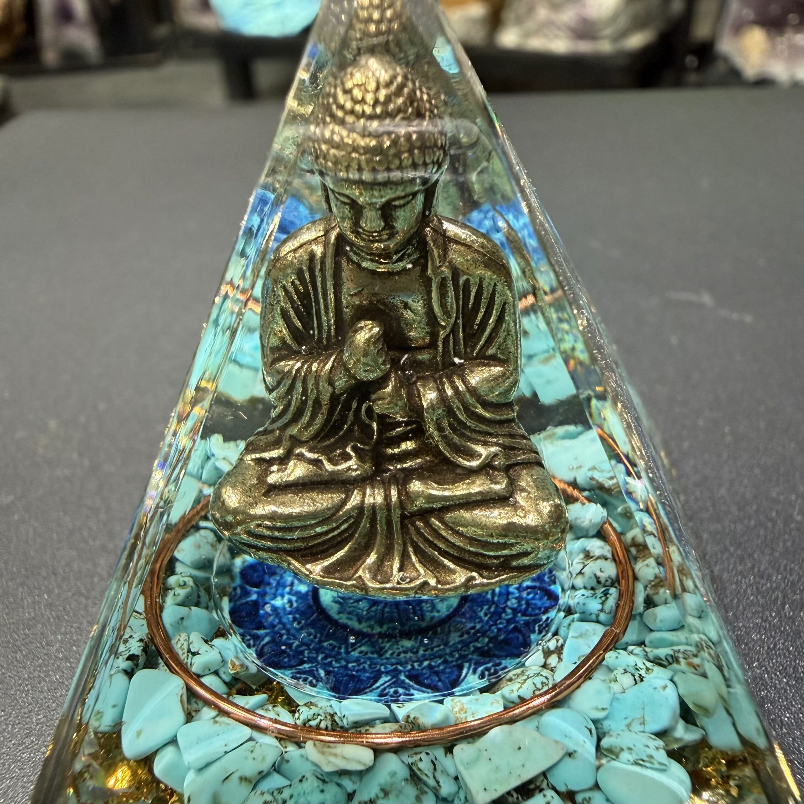 Orgonite pyramide buddha turquoise – Image 2