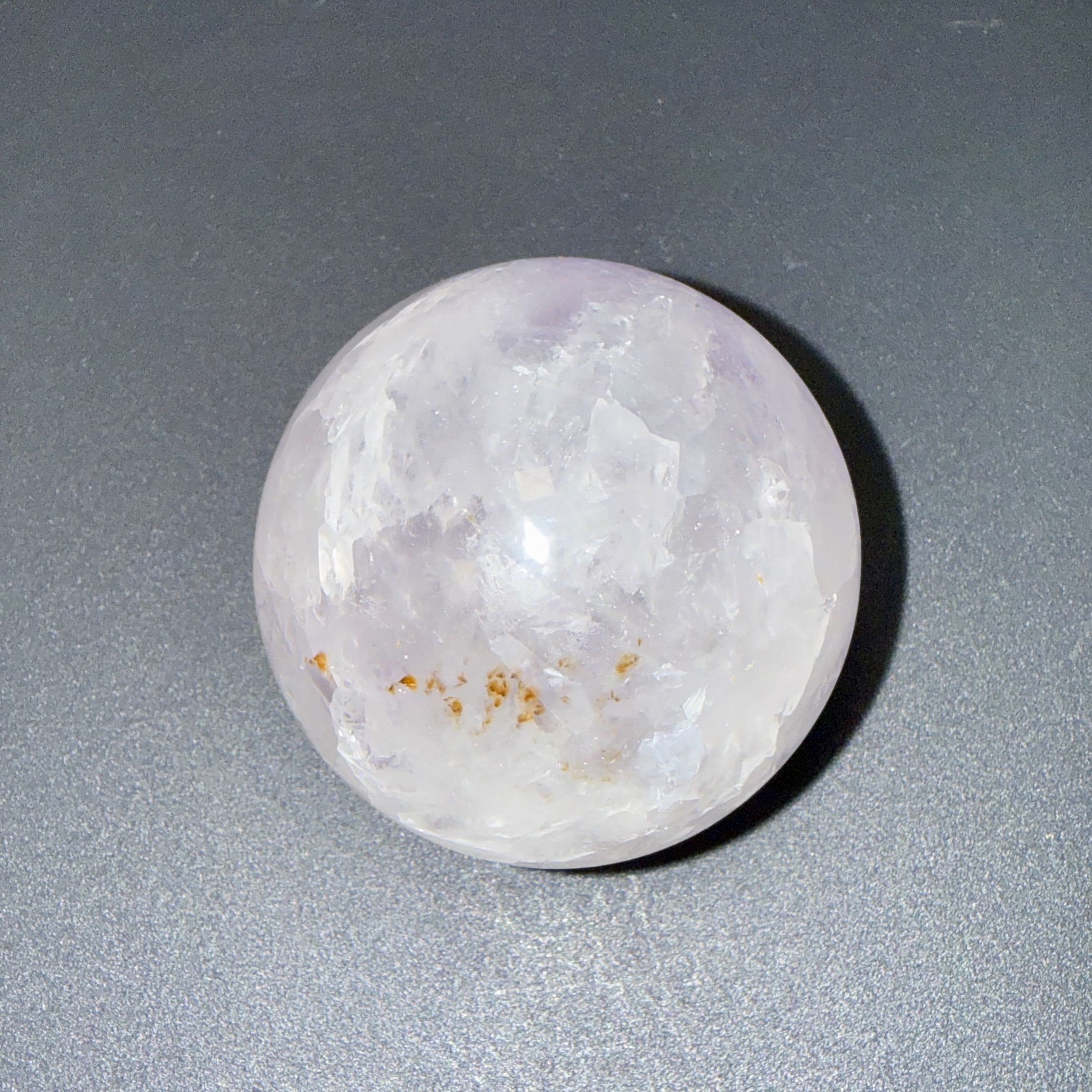 Sphère en améthyste & quartz blanc naturelle – 60 mm – 265 g – Image 2