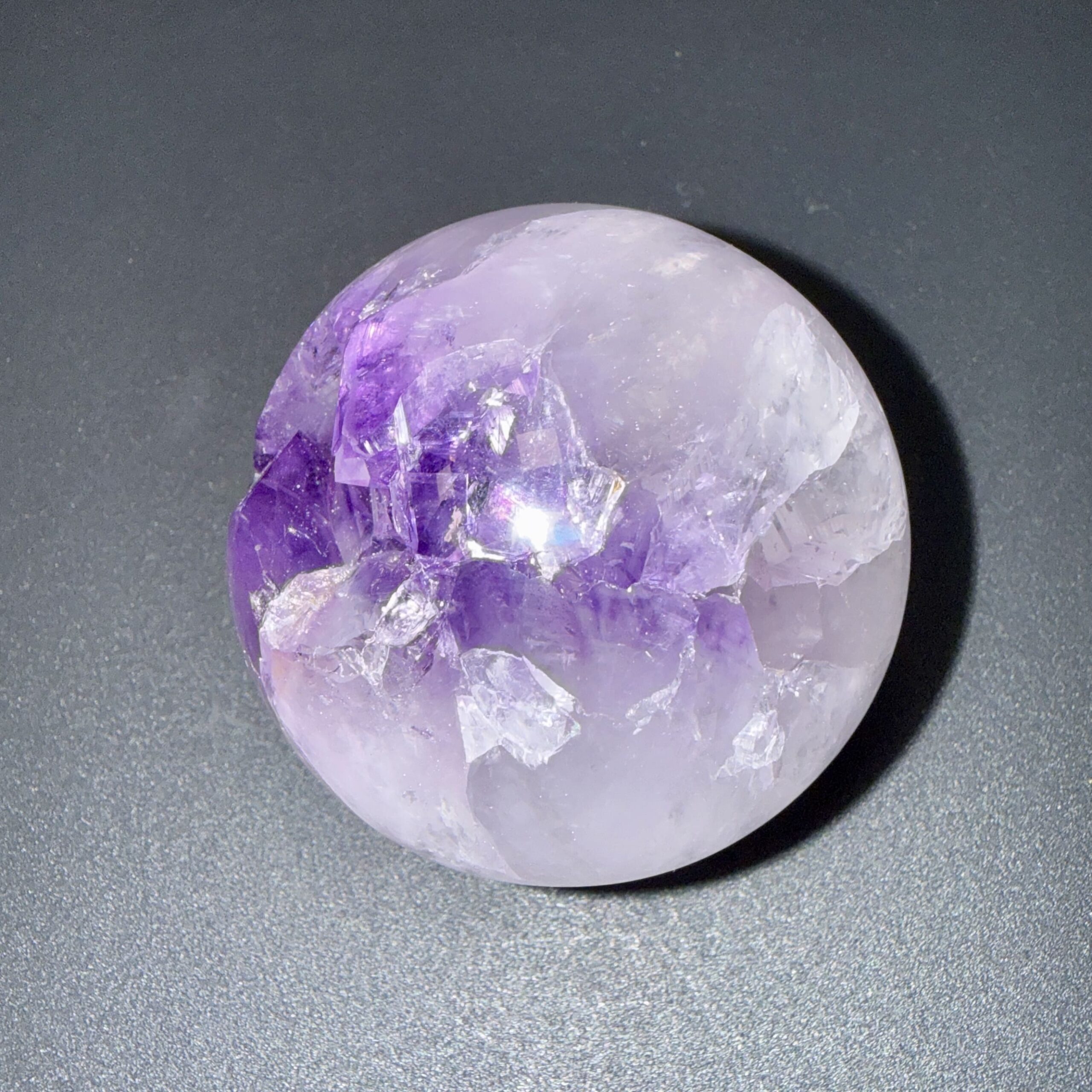 Sphère en améthyste & quartz blanc naturelle – 60 mm – 265 g – Image 3