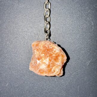 Porte-clés en calcite orange naturelle brute