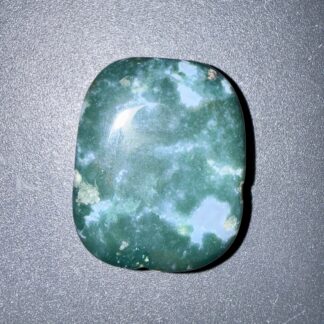 Galet poli en agate mousse naturelle