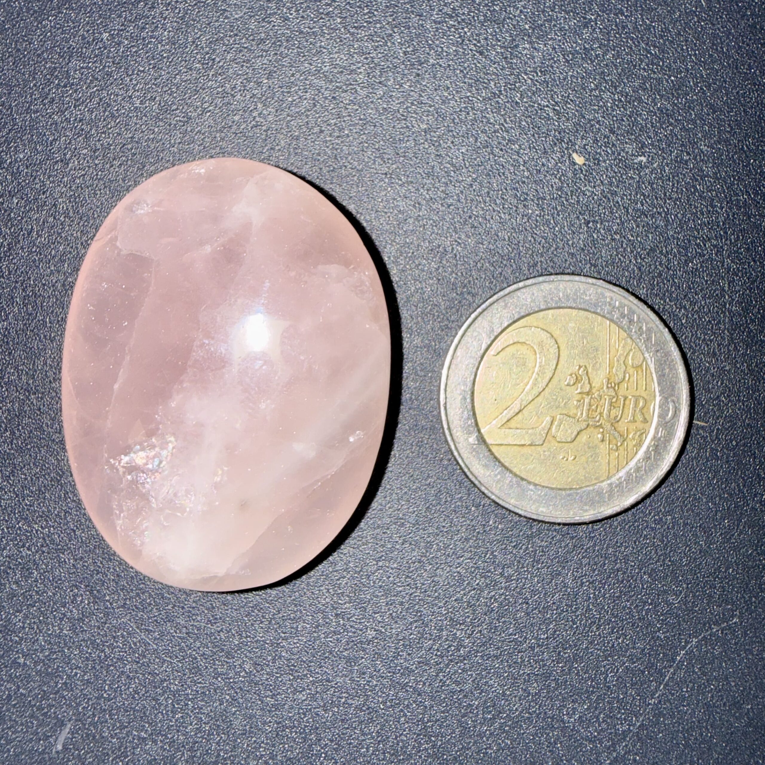 Galet poli en quartz rose naturelle – Image 2