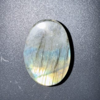 Galet poli en Labradorite naturelle