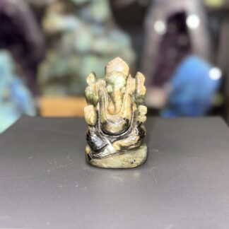 Ganesh en labradorite poli – 200 g – 8 x 5 cm