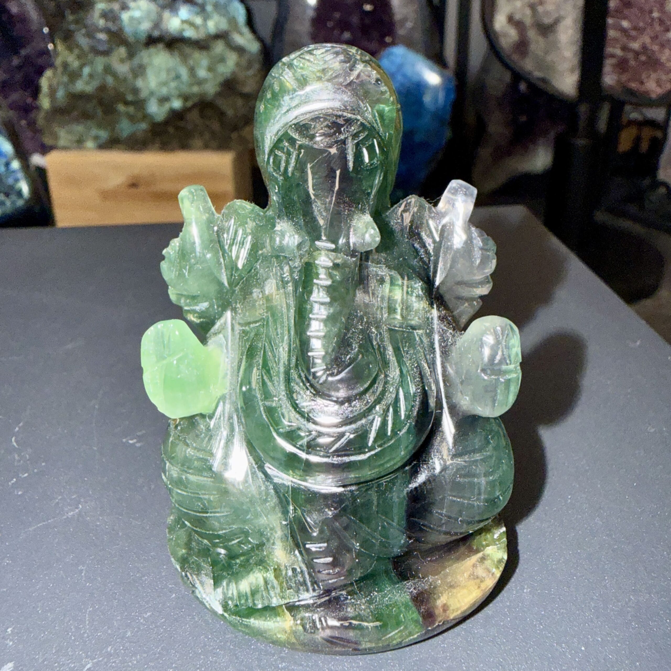 Ganesh en fluorite poli – 200 g – 8 x 5 cm – Image 2