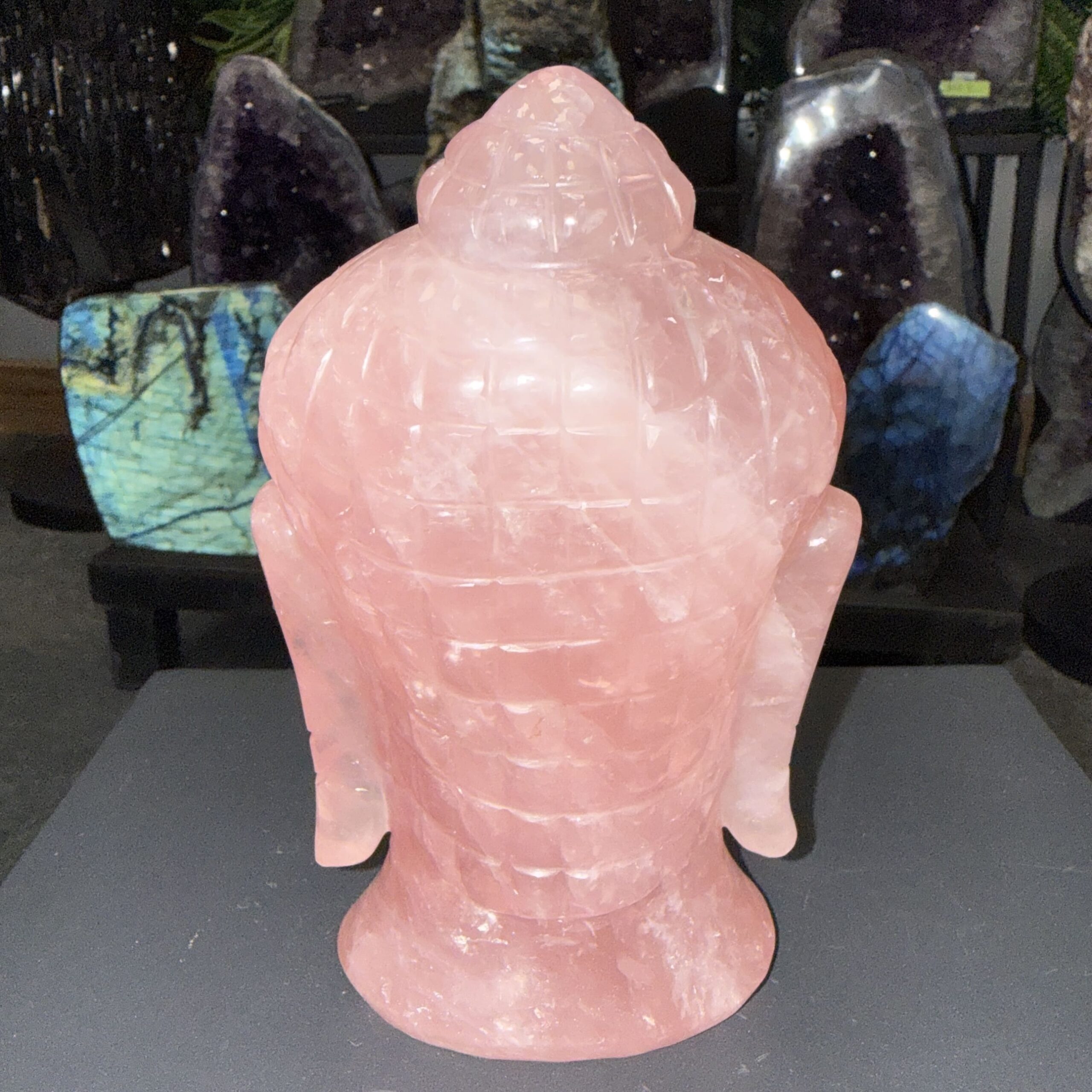 Tête de buddha en quartz rose polie – 1 kg – 15 x 8 cm – Image 2
