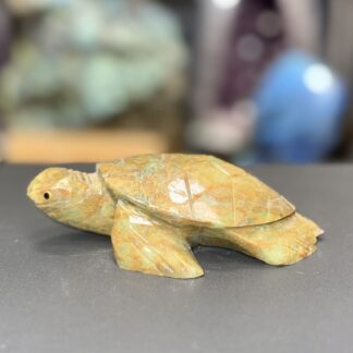 Tortue en calcite polie – 370 g – 13 x 10 cm