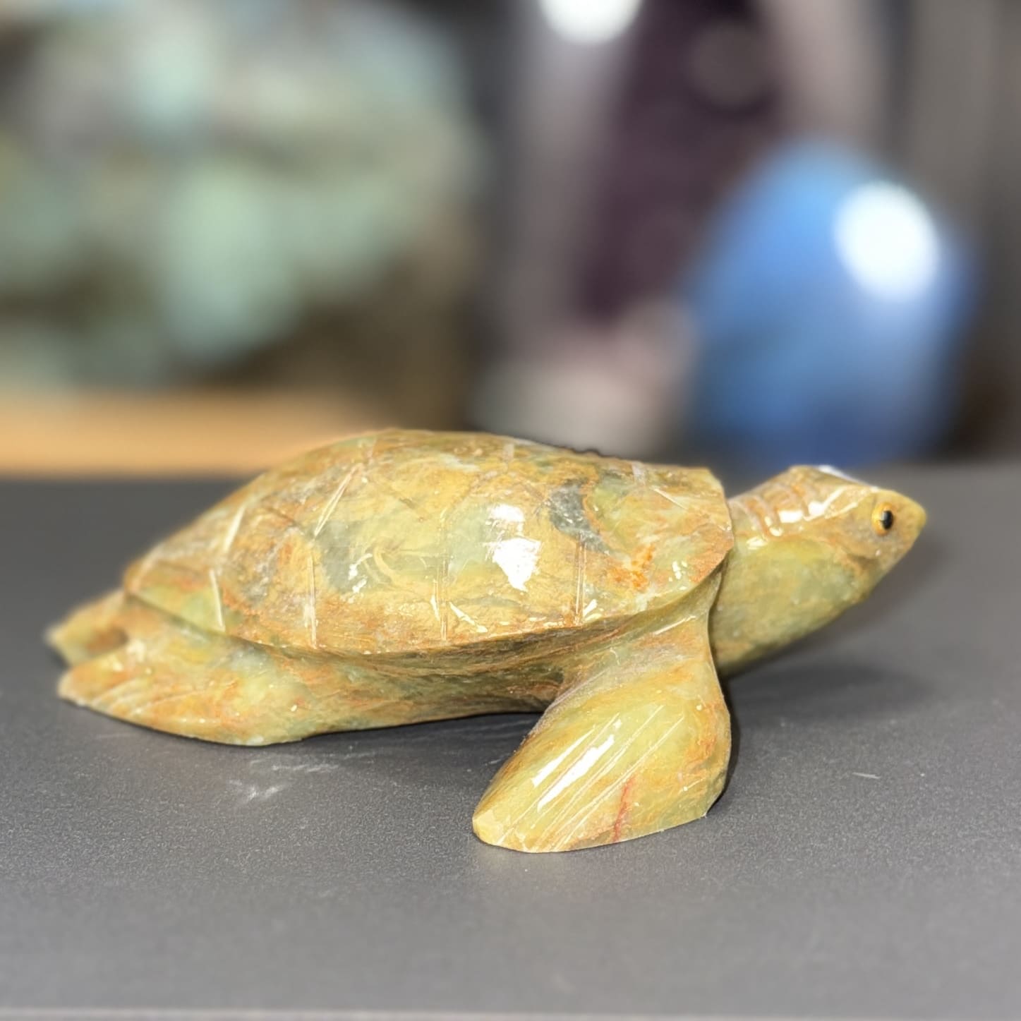 Tortue en calcite polie – 370 g – 13 x 10 cm – Image 2