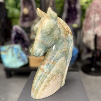 Tête de cheval d’exception en calcite polie – 4.3 kg – 27 x 15 cm