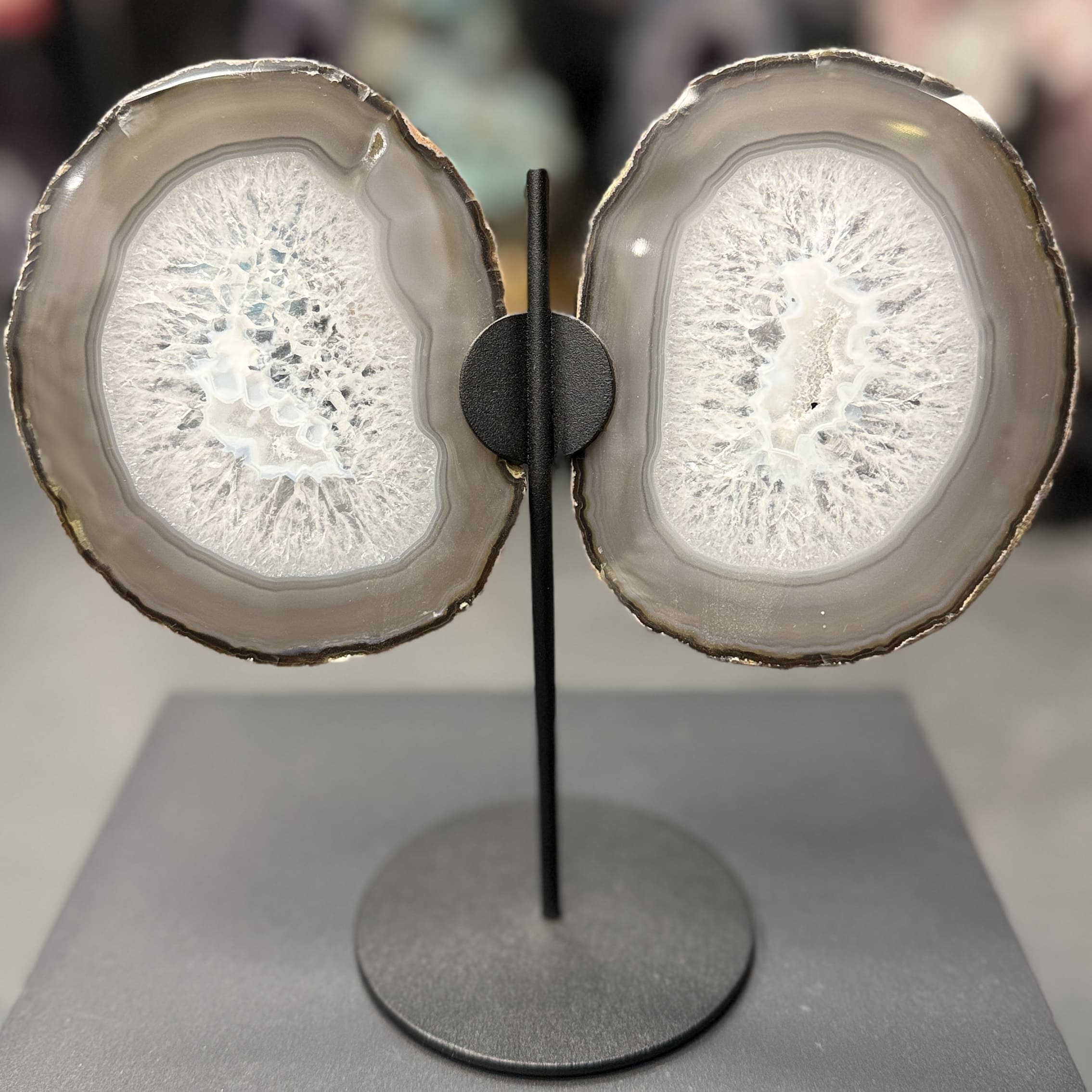 Duo de tranches d’agate naturelles sur socle