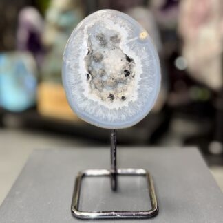 Tranche d'agate naturelle (qualité extra) sur socle