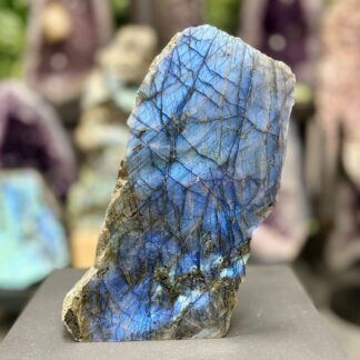 Labradorite demi-brute polie 2 kg – 20 x 10 x 8 cm