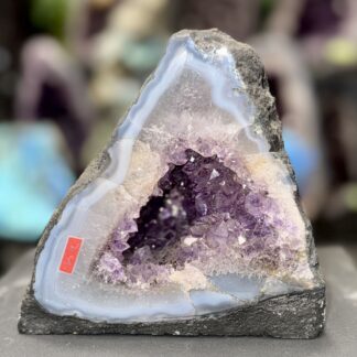 Géode d’améthyste naturelle 14 x 15 x 10 cm – 2,2 kg