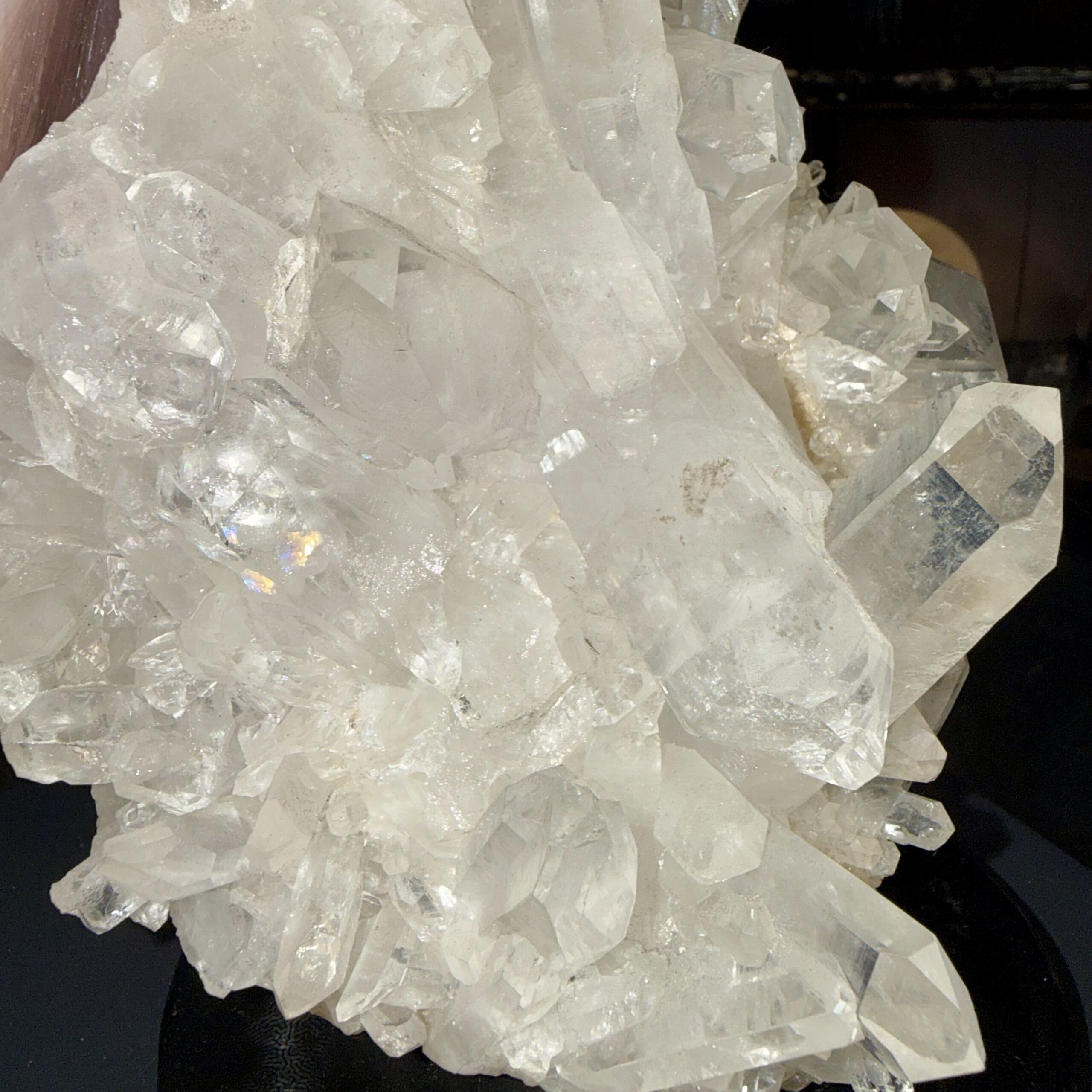 Cacatoès en quartz rose sur base cristal – Pièce exclusive – Image 4