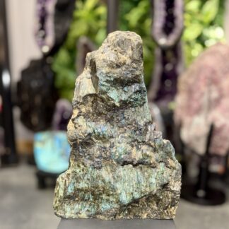 Labradorite semi-polie de collection – 35 x 25 x 6 cm – 9 kg