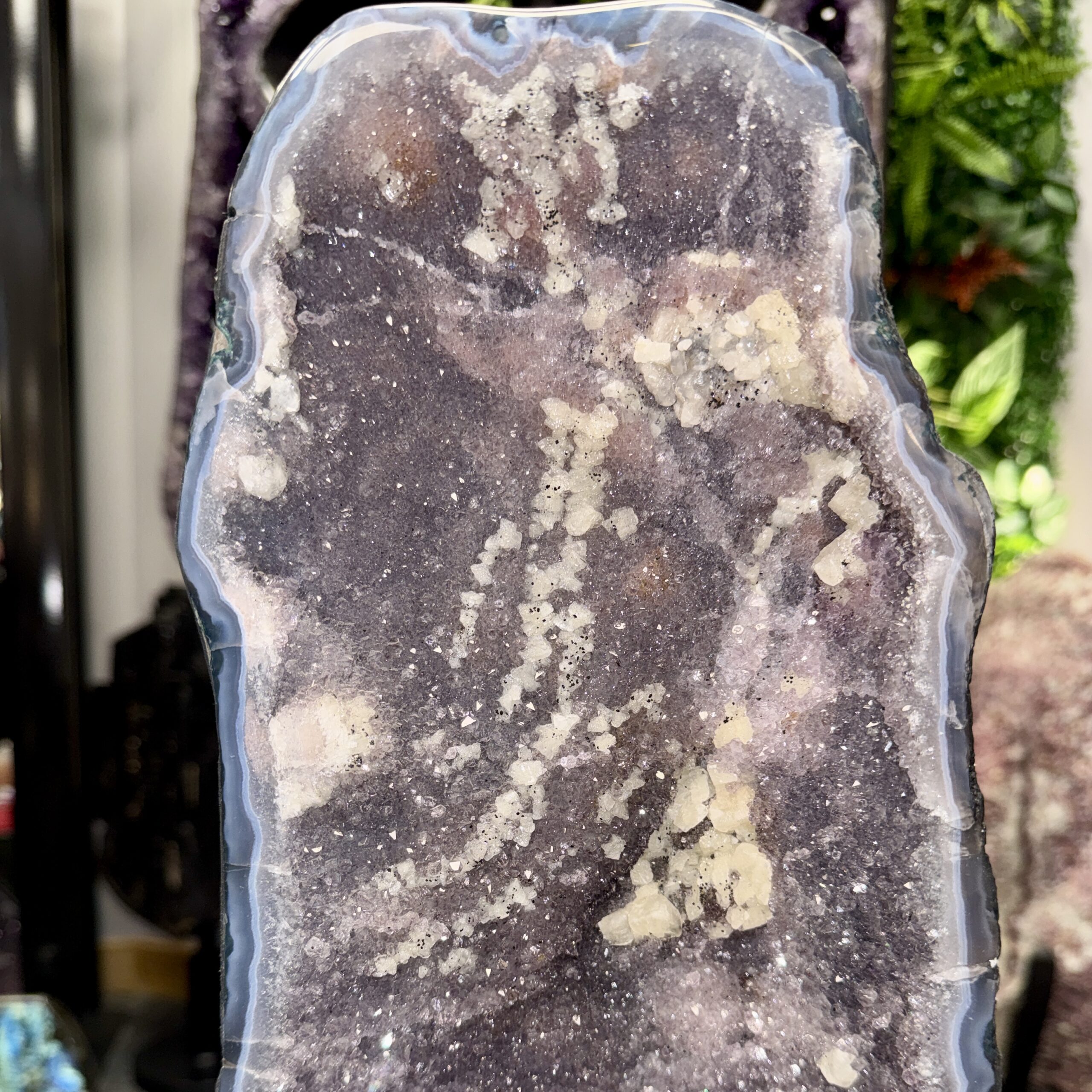Géode d’améthyste naturelle – 50 x 20 x 15 cm - 13.5 kg – Image 2