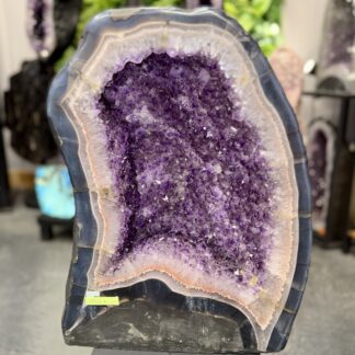 Géode d’améthyste naturelle – 42 x 30 x 23 cm - 35 kg
