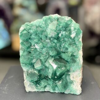 Fluorite sur gangue – Décoration minérale – 16 x 14 x 6 cm – 2,2 kg